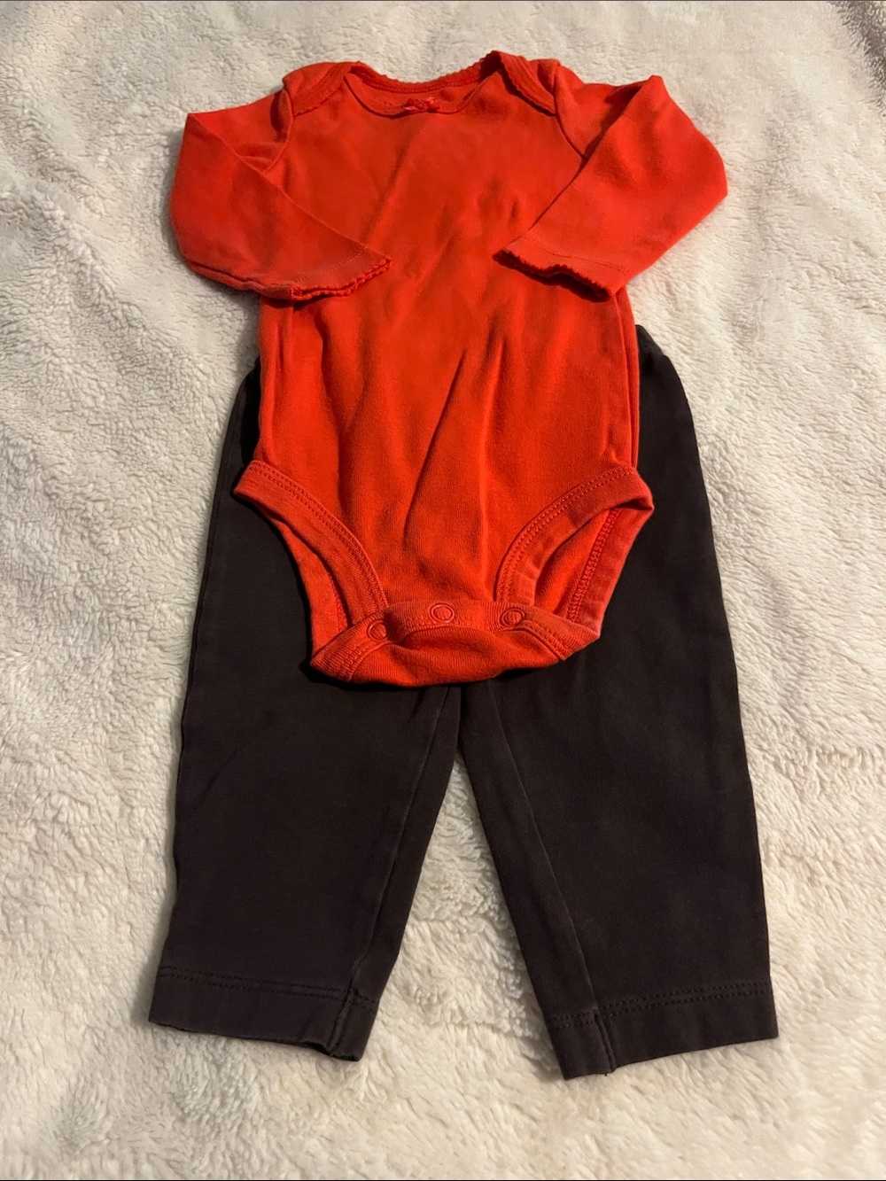 Carter's Red Long-Sleeve Bodysuit with Brown Pants💐EUC
